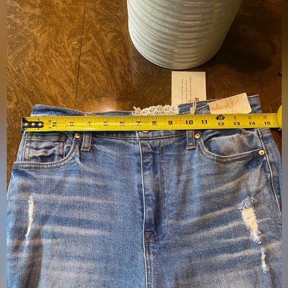 Altar’d State Johanna destructed jeans NWT Size 29/9 - Picture 6 of 8